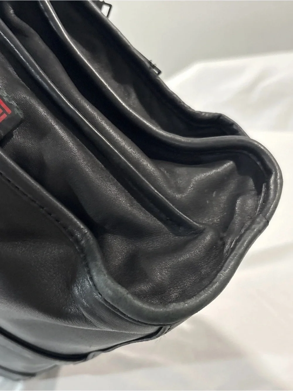 Tumi Business Briefcase Black Leather 16x12” Messenger Work Travel Laptop Bag